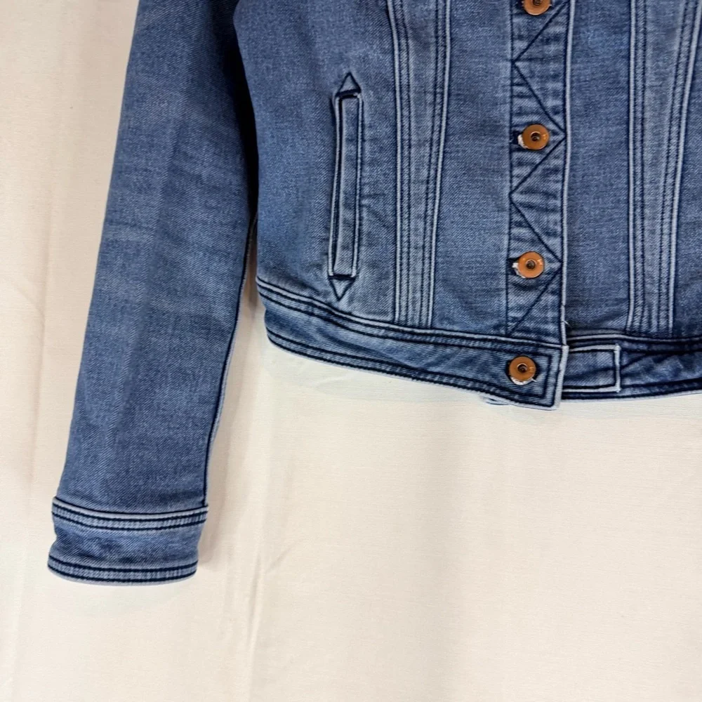 PILCRO ANTHROPOLOGIE Women’s Size M Jacket Denim Jean Trucker Style Stretch Coat